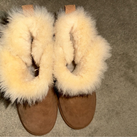 Women's Shearling Lined Boots - Chestnut - Picture 4 of 4